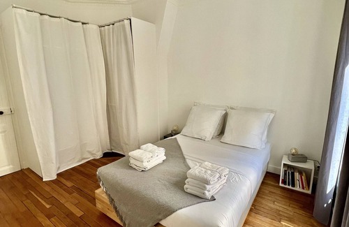 Quartier des Grandes-Carrieres Apartamento | Appartement de Charme, Montmartre 4P