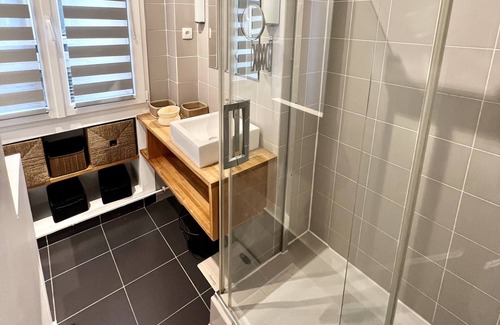 Quartier des Grandes-Carrieres Apartamento | Appartement de Charme, Montmartre 4P