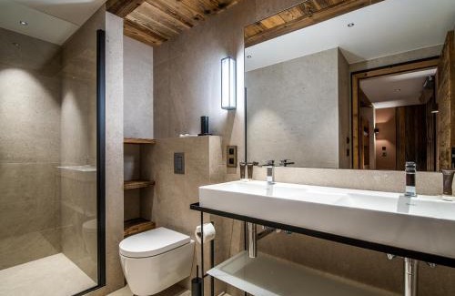 Meribel Apartamento | Appartement de luxe avec accès ski aux pieds, spa, terrasses ensoleillées et services hôteliers inclus - FR-1-613-61