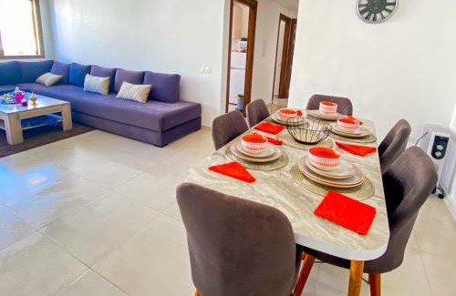 Anza Apartamento | Appartement de Luxe Vue Mer Avec Climatisation ! à 5 minutes à pied de la Plage ! à environ 6 minutes en voiture du centre d'Agadir et à 10 minutes en voiture de Taghazout !