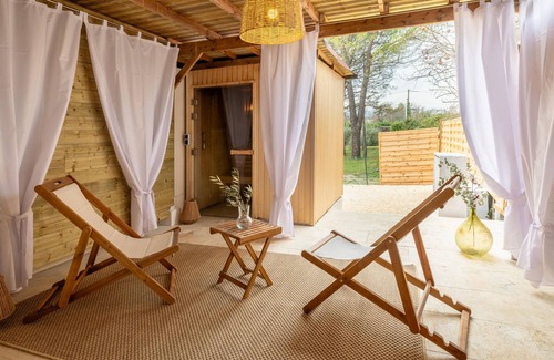 Ales Apartamento | Appartement de Prestige Pour Couple- Avril/été- Spa, Sauna, Terrasse- Alès/gard