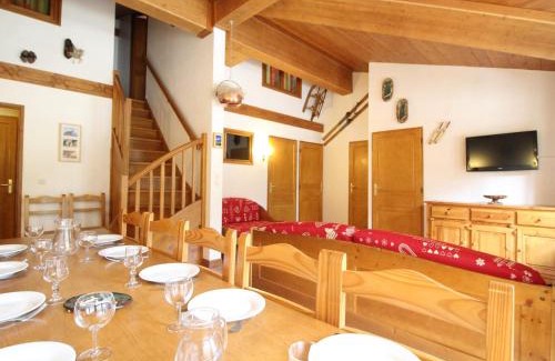 Lanslevillard Apartamento | Appartement Duplex 10-12 Pers. avec Balcon, à 20m des Pistes - Val Cenis - FR-1-508-69