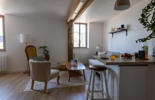 Saumur Apartamento | APPARTEMENT DUPLEX SAUMUR CENTRE, refait à neuf, à proximité du château
