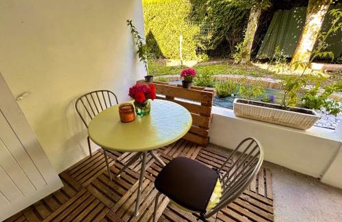 Chatillon-sur-Indre Apartamento | Appartement entrée privative, terrasse et jardin