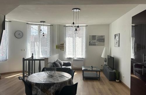 Armentieres Apartamento | Appartement en duplex, 1e étage, proche commodités