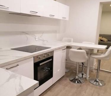 Meze Apartamento | Appartement en plein centre à 100m du port