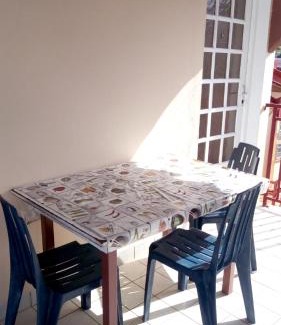 Goyave Apartamento | Appartement ensoleillé à Goyave, 50 m², vue mer et balcon