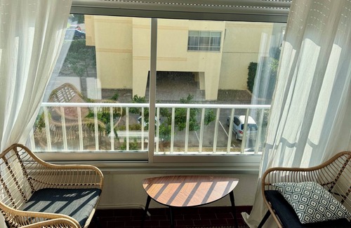 Carnon-Plage Apartamento | Appartement ensoleillé à 80m de la plage, avec une petite vue mer du balcon!
