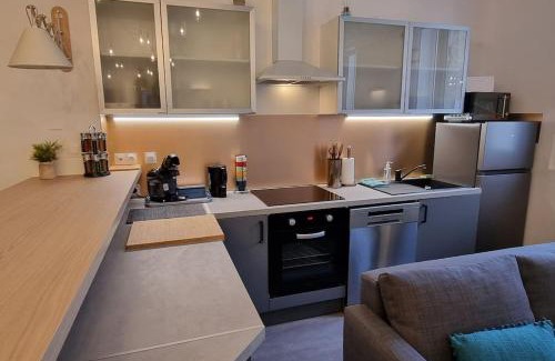La Roche-Chalais Apartamento | Appartement entièrement rénové en hyper centre! Le Rétro Chic - Terrasse privée - Parking gratuit