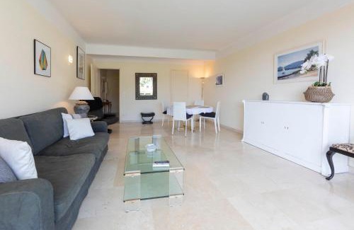 California - Pezou Apartamento | Appartement entièrement équipé de 105 m2 avec vue mer et collines
