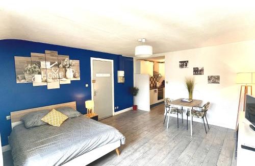 Moissac Apartamento | Appartement entier Moissac centre 30 m2 calme avec cour intérieure pour vélos à 50m du marché de Moissac