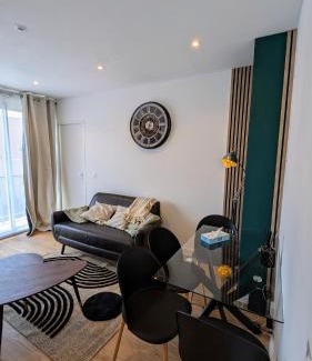 Centre-Ville Apartamento | Appartement entier rénové Pontoise centre