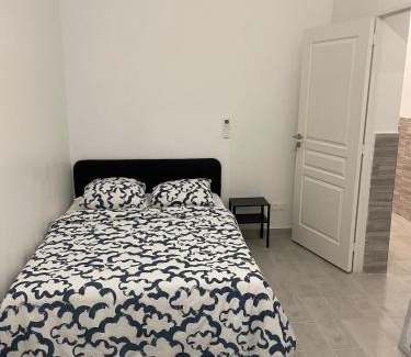 Saint-Lazare Apartamento | Appartement entier T3 beau volume 1er étage