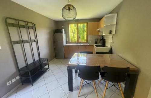 Thones Apartamento | Appartement entre lac et montagnes