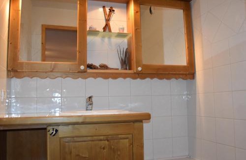 Pralognan-la-Vanoise Apartamento | Appartement Familial avec Balcon Est - Près des Pistes et Commerces - FR-1-464-181