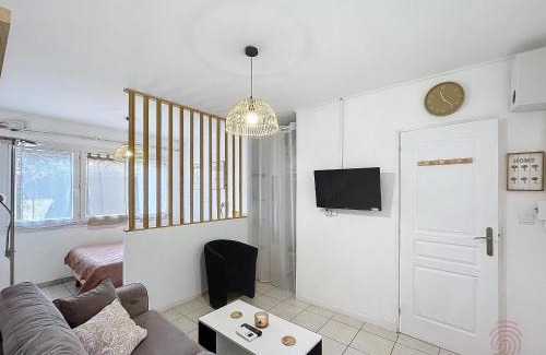 Lamalou-les-Bains Apartamento | Appartement F1 avec Terrasse et Clim, à 650m des Thermes - Lamalou-les-Bains - FR-1-451-191