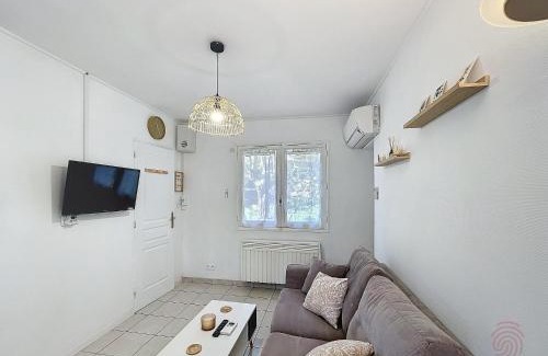 Lamalou-les-Bains Apartamento | Appartement F1 avec Terrasse et Clim, à 650m des Thermes - Lamalou-les-Bains - FR-1-451-191