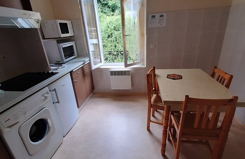 La Bourboule Apartamento | Appartement F1 Situé au 1er Étage, Proche des Thermes