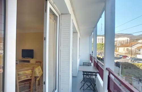 Lamalou-les-Bains Apartamento | Appartement F2 avec Wifi, ascenseur près des Thermes - FR-1-451-139