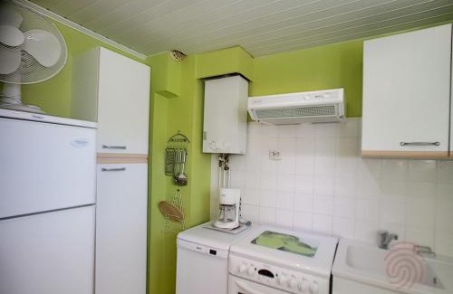 Lamalou-les-Bains Apartamento | Appartement F2 avec Wifi, ascenseur près des Thermes - FR-1-451-139