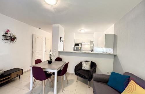 Lamalou-les-Bains Apartamento | Appartement F2 climatisé à Lamalou-les-Bains, terrasse, proche centre et thermes, animaux acceptés - FR-1-451-167