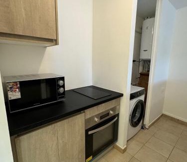 Saint-Andre Apartamento | Appartement F2 résidence calme avec piscine SAINT-ANDRE