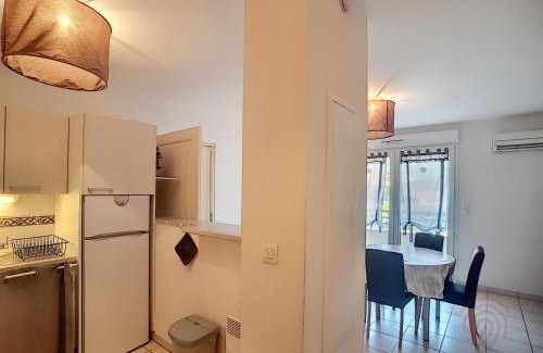 Lamalou-les-Bains Apartamento | Appartement F3 climatisé avec terrasse, parking privé et accès WiFi, proche des thermes et du centre-ville - FR-1-451-133