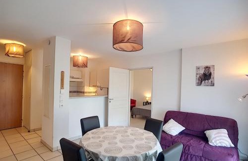 Lamalou-les-Bains Apartamento | Appartement F3 climatisé avec terrasse, parking privé et accès WiFi, proche des thermes et du centre-ville - FR-1-451-133