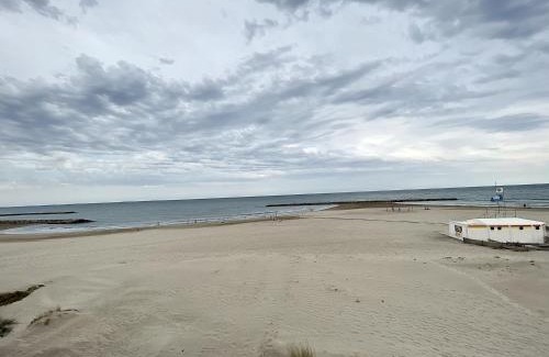 Carnon-Plage Apartamento | Appartement F4 Carnon avec terrasse, parking, climatisation, wifi, accès plage - FR-1-715-92