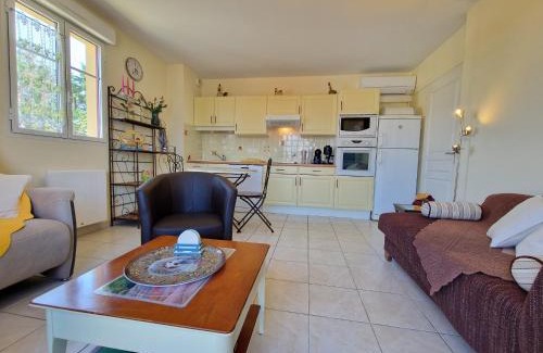 Port District Apartamento | Appartement face mer à Châtelaillon, accès direct plage, balcon vue mer, calme et proche commerces - FR-1-706-20