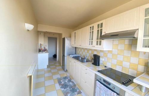 Le Bourget Apartamento | Appartement familial proche de Paris