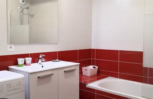 Villard-de-Lans Apartamento | Appartement fonctionnel avec balcon, à 10 min du centre, parking gratuit, idéal pour 5 personnes - FR-1-548-3