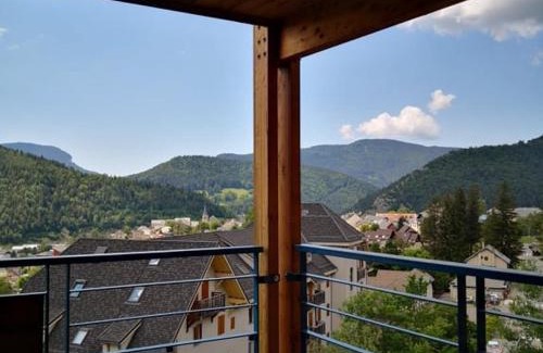 Villard-de-Lans Apartamento | Appartement fonctionnel avec balcon, à 10 min du centre, parking gratuit, idéal pour 5 personnes - FR-1-548-3