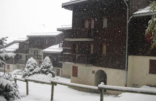Montchavin Apartamento | Appartement rénové proche Paradisio, 200m des pistes, balcon, TV - FR-1-181-2831