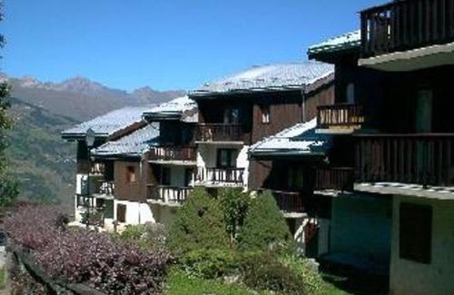 Montchavin Apartamento | Appartement rénové proche Paradisio, 200m des pistes, balcon, TV - FR-1-181-2831