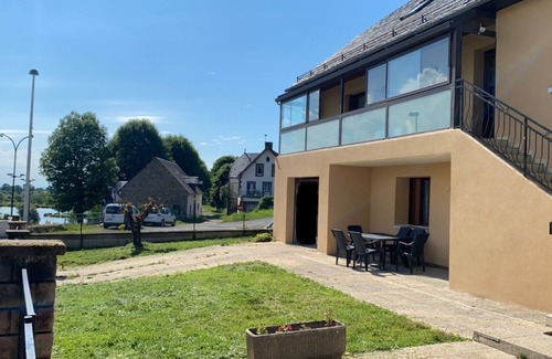 La Tour-dʼAuvergne Apartamento | Appartement au Bord du lac 2 Chambres, Plein Pied Avec Terrasse