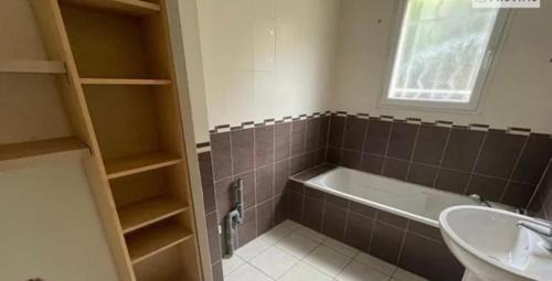 Saint-Bonnet-de-Mure Apartamento | Appartement jardin 4 couchages proche aéroport Groupama stadium eurexpo