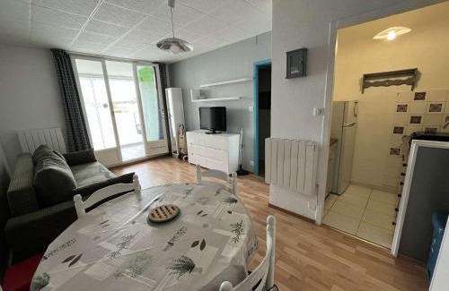 Saint-Hilaire-de-Riez Apartamento | Appartement 2 pièces avec terrasse et véranda, à 200 m de la plage, commerces et pistes cyclables - FR-1-324A-22