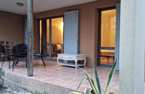 Saumane-de-Vaucluse Apartamento | Appartement AU Domaine DU Golf DE L'isle SUR LA Sorgue