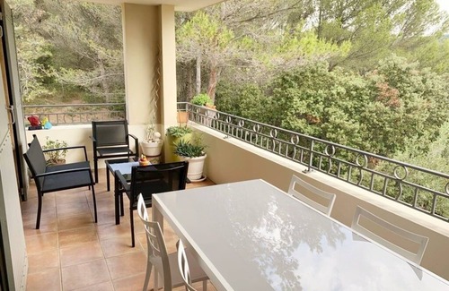 Saumane-de-Vaucluse Apartamento | Appartement Calme Dans la Résidence Sécurisée du Golf