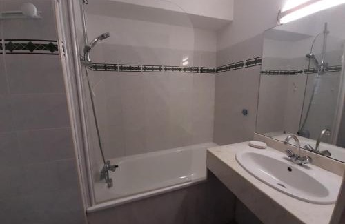 Vieux-Boucau-les-Bains Apartamento | Appartement Duplex T2 avec Piscine à Vieux-Boucau, Proche Plage - FR-1-239-769