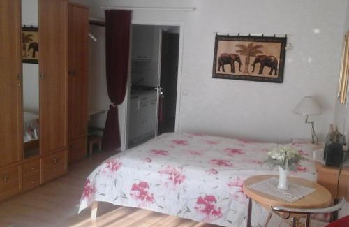 Safferstetten Apartamento | Appartement Haus Hamburg