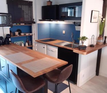 Granville Apartamento | Appartement Haute Ville meublé avec cour privative