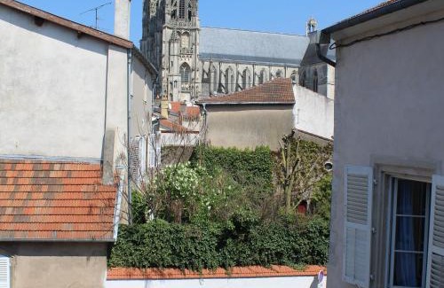Toul Apartamento | Appartement historique avec 4 chambres, parking, à proximité des attractions à Toul - FR-1-584-114