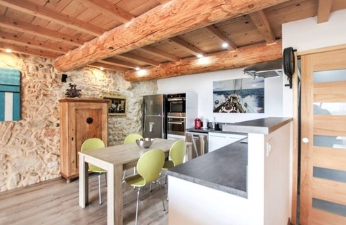 Pont-Saint-Esprit Apartamento | Appartement Independant Dans mas