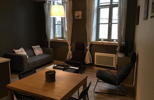 Givet Apartamento | Appartement impeccable en centre ville