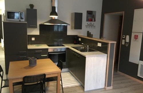 Givet Apartamento | Appartement impeccable en centre ville