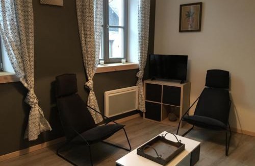 Givet Apartamento | Appartement impeccable en centre ville