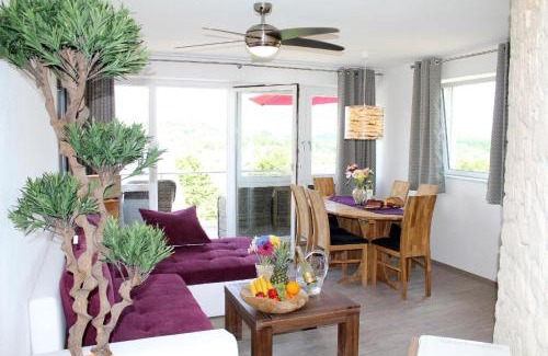 Schalkenmehren Apartamento | Appartement In Schalkenmehren Mit Schönem Balkon