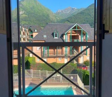 Esquieze-Sere Apartamento | Appartement jolie vue et piscine